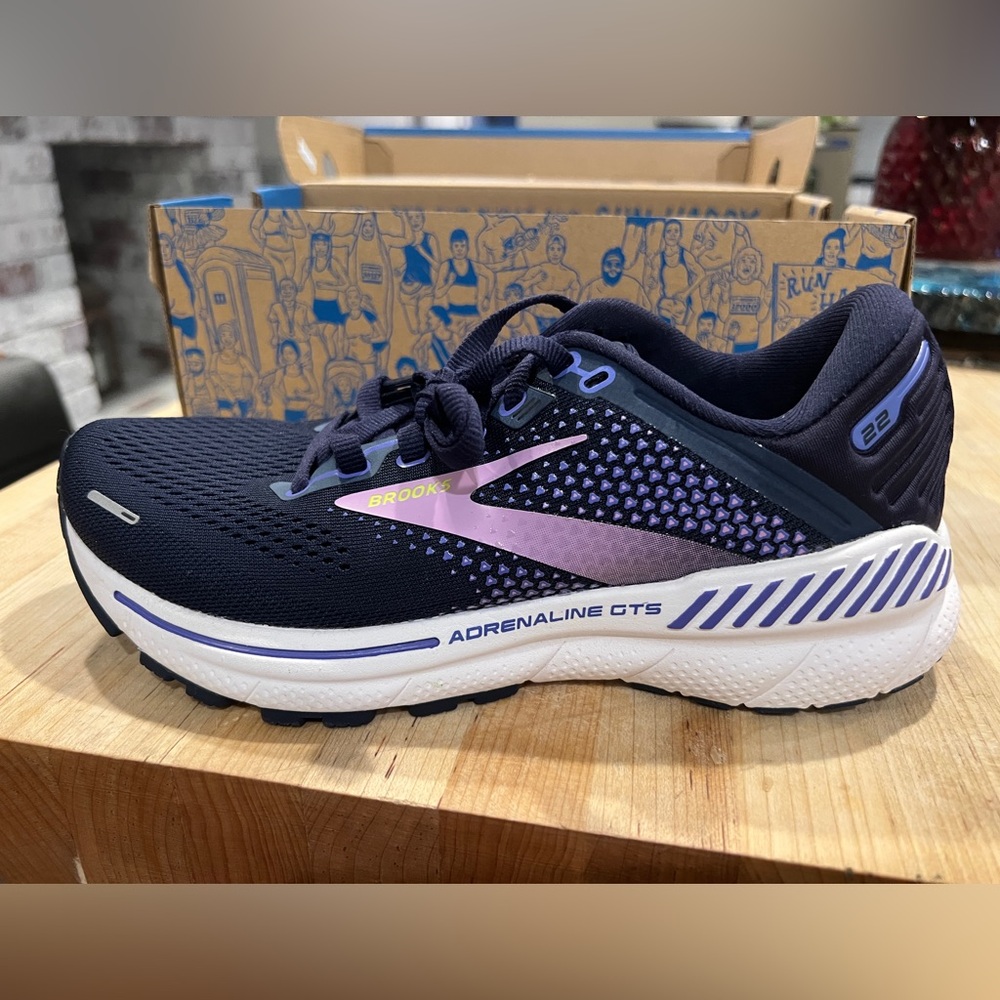 Brooks Adrenaline GTS22 Women’s 6 Peacoat/ Blue Iris/Rhapsody Running Shoe NWT